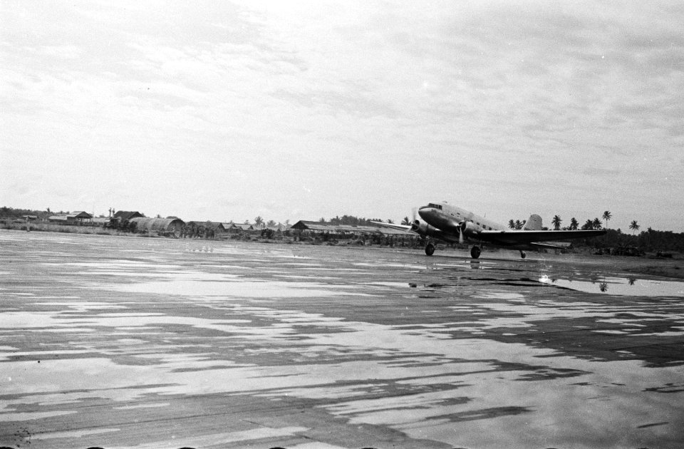 Vliegshow. Een Dakota, Bestanddeelnr 172-3-3