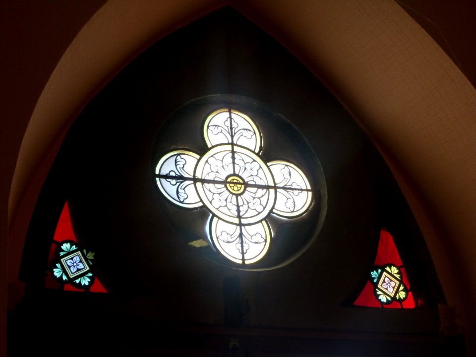 Vitrail néo-gothique (Saint Jean de Bassel)