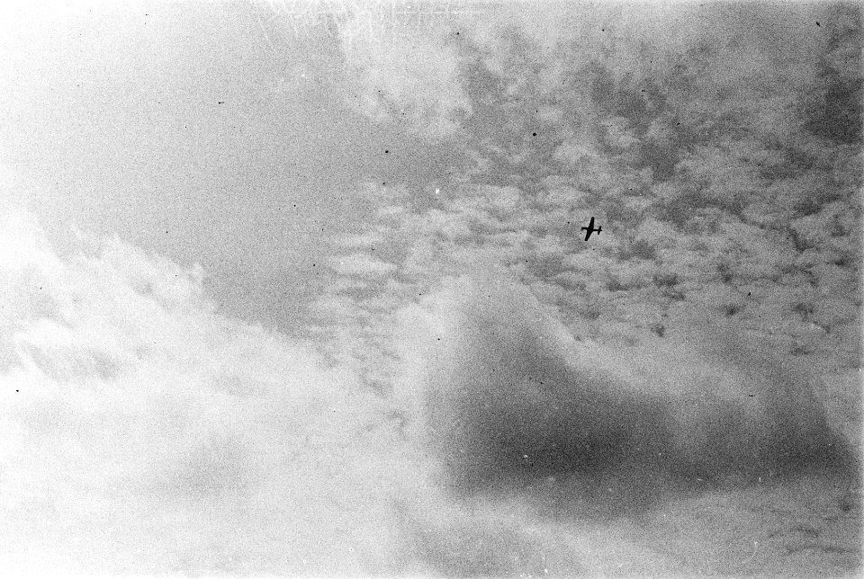 Vliegtuig in de lucht, Bestanddeelnr 156-4-5