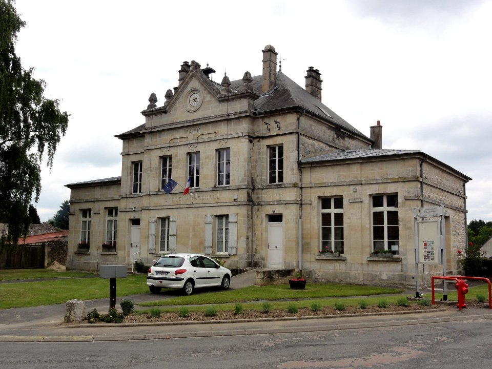 Vivières (Aisne) mairie-école