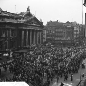 Vlaamse mars op Brussel, de Vlamingen gewapend met spandoeken, Bestanddeelnr 914-3989