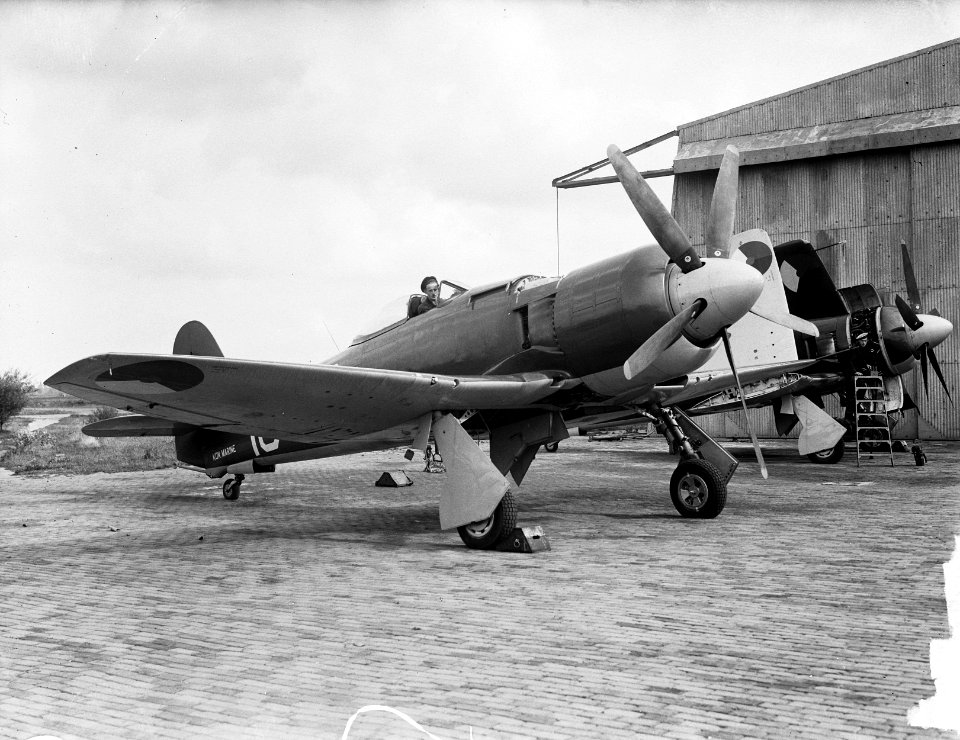 Vliegtuigen op Valkenburg. Hawker Sea Fury, Bestanddeelnr 903-0041