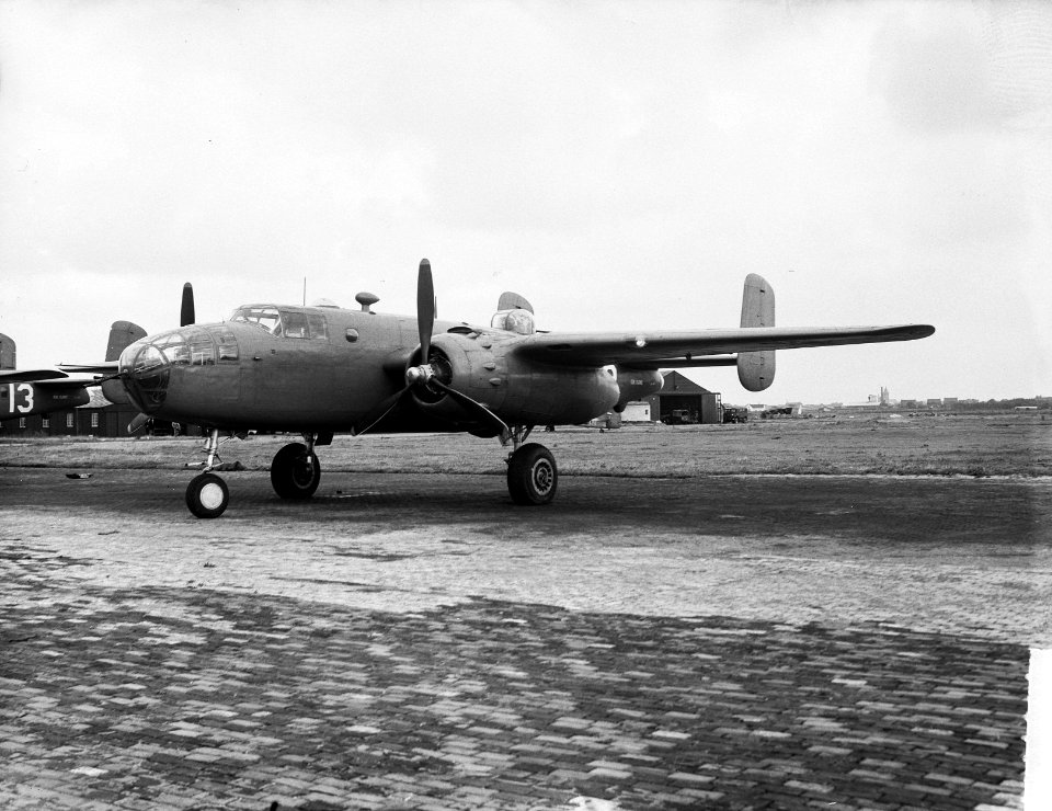 Vliegtuigen op Valkenburg. Mitchell bommenwerper, Bestanddeelnr 903-0044