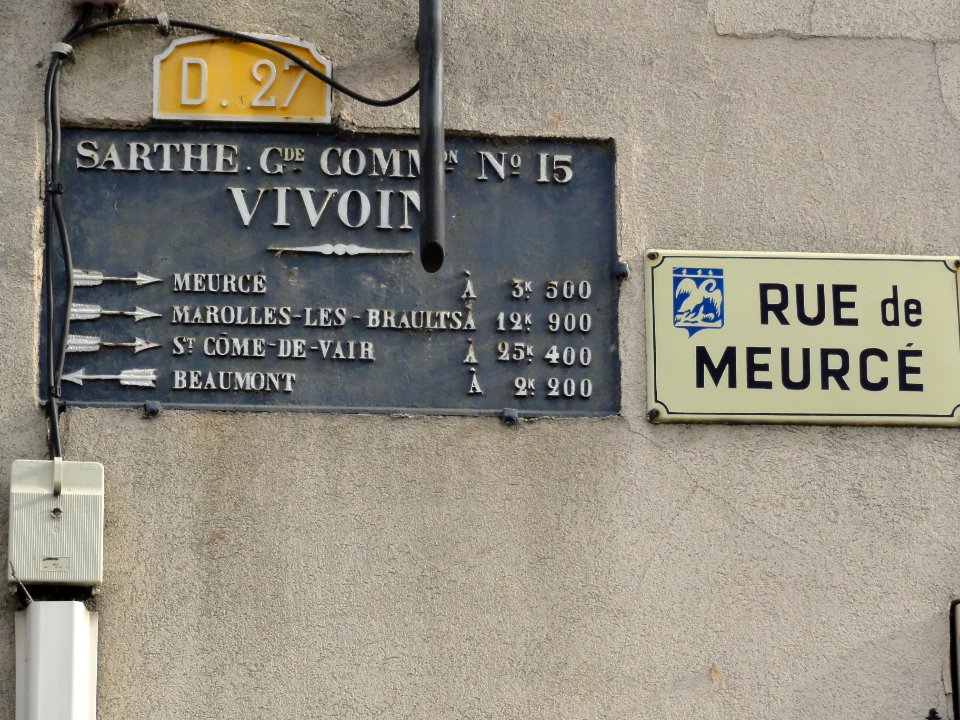 Vivoin (Sarthe) plaque de cocher D27 (Rue de Meurcé)