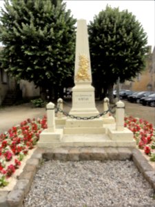 Vivoin (Sarthe) monument aux morts