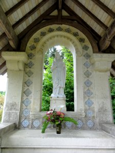 Vivières (Aisne) chapelle-fontaine Sainte Clothilde (03)