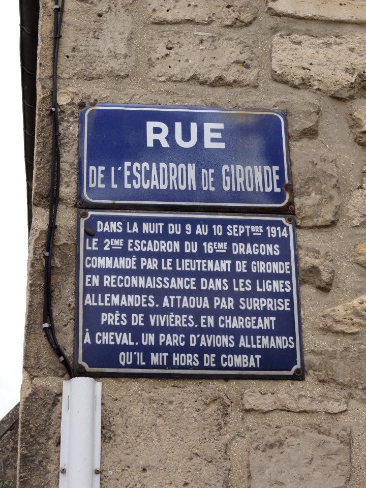 Vivières (Aisne) plaque Rue de l'Escadron de Gironde