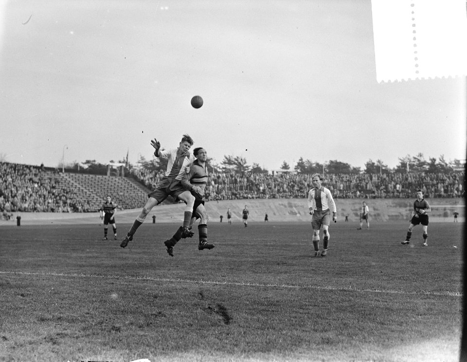 Voetbal NEC tegen Elinckwijk 3-1, Bestanddeelnr 906-1723