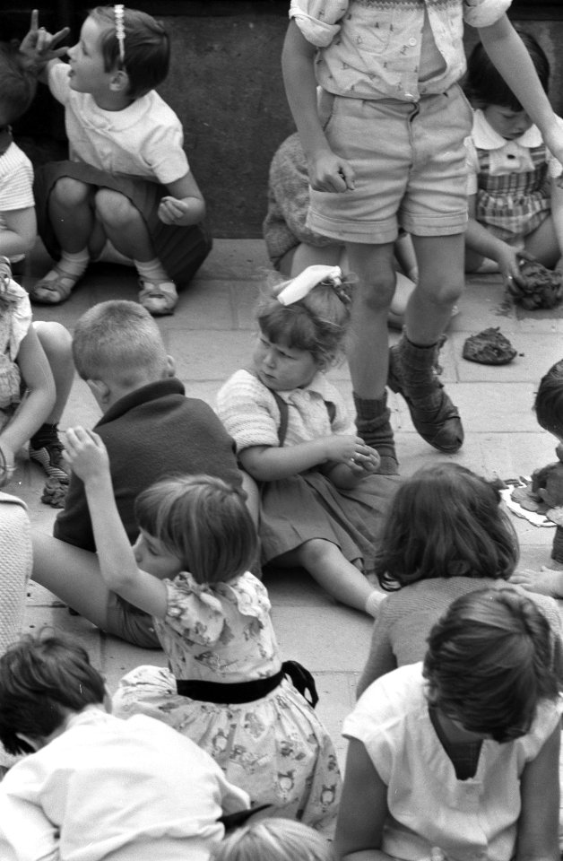 VKF Vakantie Kinder Feest in wijkcentrum d'Oude Stadt Kinderen boetseren, Bestanddeelnr 912-7912