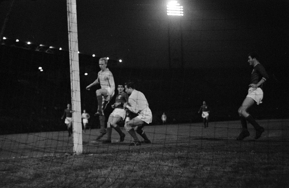 Voetbal Nederland tegen Mexico 1-2 in het Olympisch Stadion Schuurman in duel , Bestanddeelnr 912-3700