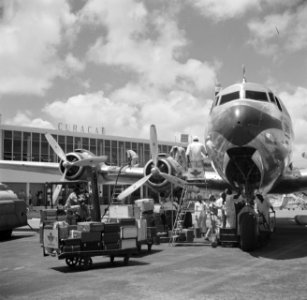 Vliegtuig op vliegveld Hato op Curaçao, Bestanddeelnr 252-7691