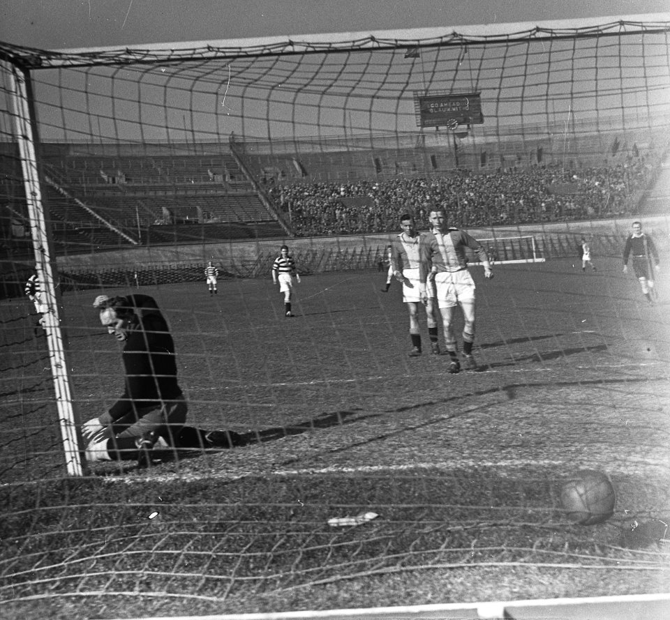 Voetbal MVV tegen Willem II, Bestanddeelnr 905-5772