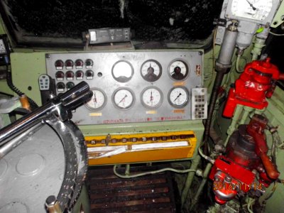 VL10 driver's cabin interior 05