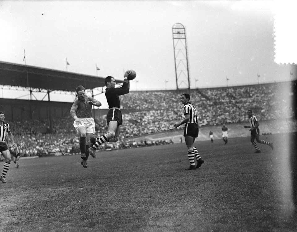 Voetbal De Harder in duel, Bestanddeelnr 907-1931
