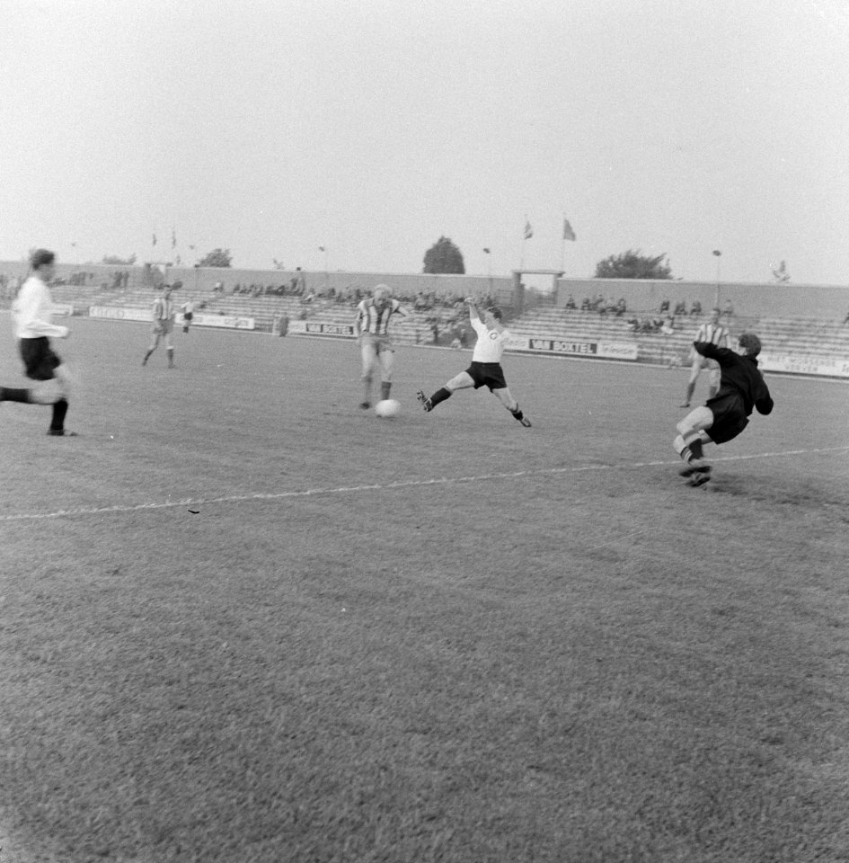 Voetbal Nederland B tegen Zwitserland B in Tilburg, Bestanddeelnr 911-2667
