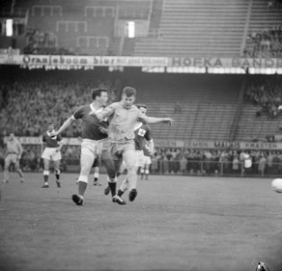 Voetbal Nederland tegen Ierland 4-0 spelmoment Tonnie van der Linden, Bestanddeelnr 913-9058