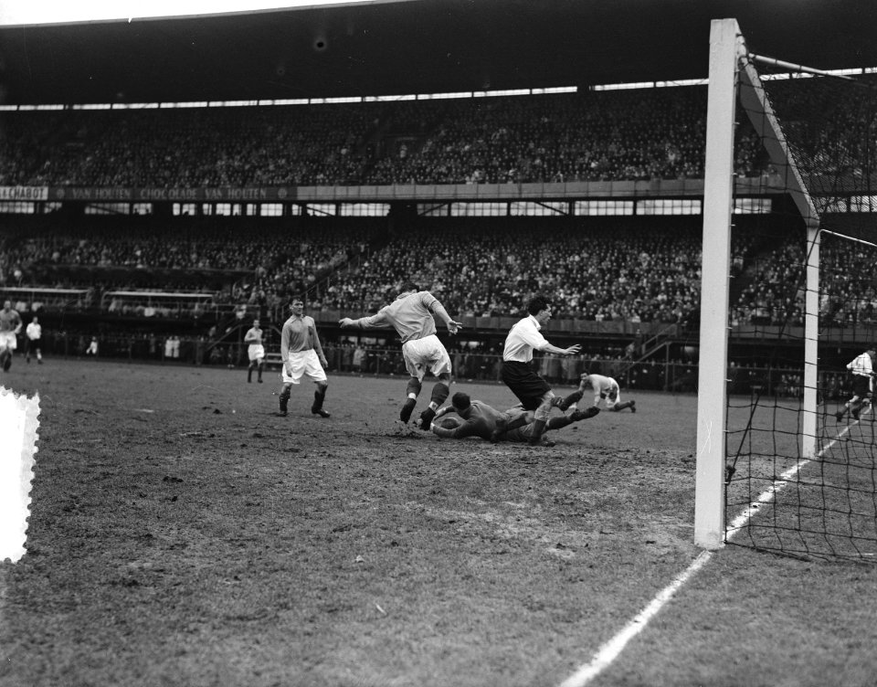Voetbal Nederland tegen Engeland (amateurs) te Rotterdam, Bestanddeelnr 906-3281