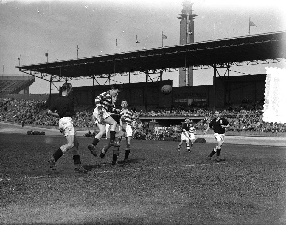 Voetbal Blauw-Wit tegen Enschede, Bestanddeelnr 906-4172