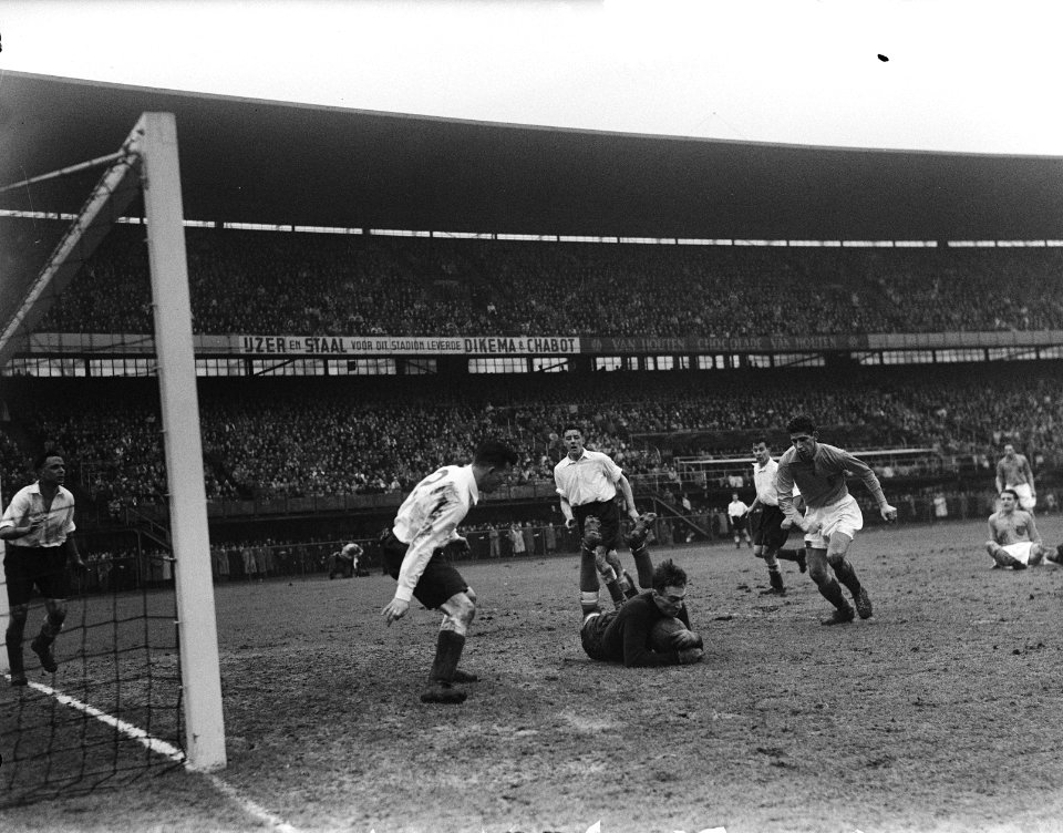 Voetbal Nederland tegen Engeland (amateurs) te Rotterdam, Bestanddeelnr 906-3280