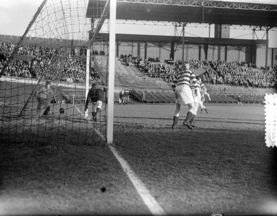 Voetbal Blauw-Wit tegen Elinkwijk. Keeper Coster (Elinkwijk), Bestanddeelnr 905-4616