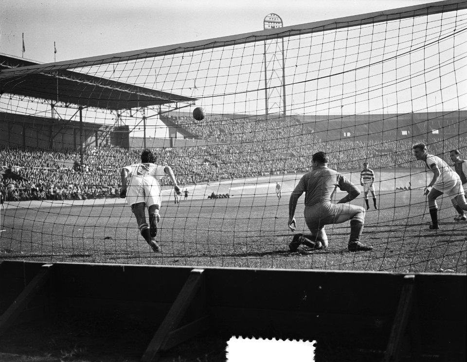 Voetbal Blauw-Wit tegen Ajax 4-0, Bestanddeelnr 904-8062