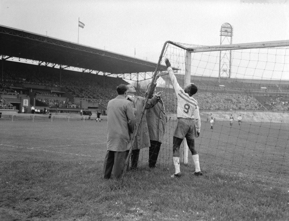 Voetbal Blauw-Wit tegen Fortuna '54 (1-0)., Bestanddeelnr 909-9333