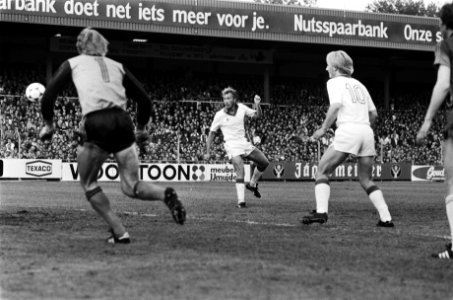 Voetbal Haarlem tegen Ajax 1-3 21 Schoenaker scoort doelpunt, Bestanddeelnr 932-1746