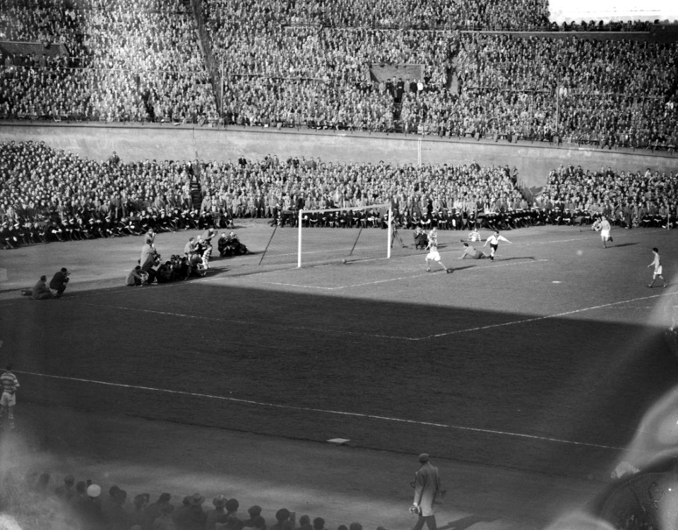 Voetbal Nederland tegen Duitsland in Olympisch Stadion Amsterdam Eerste Duitse , Bestanddeelnr 908-4684