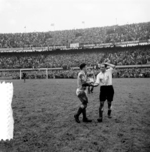 Voetbal Nederland tegen Engeland (amateurs) te Rotterdam, Bestanddeelnr 906-3278