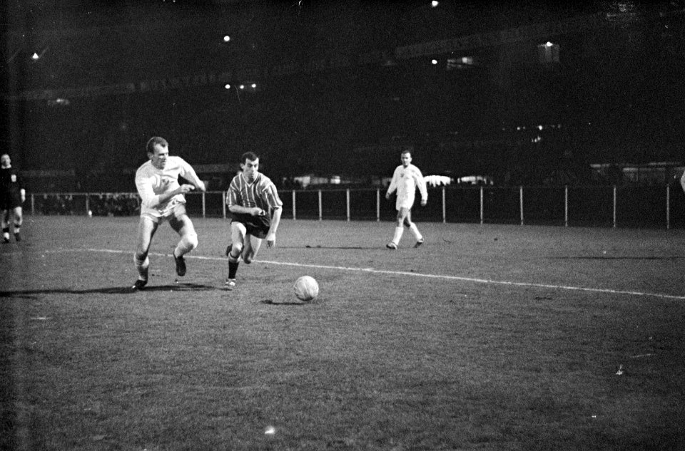 Voetbal Halve Finale Intertoto Feyenoord-Banik Ostrava (Tsjechië) 1-0, Kniezel (, Bestanddeelnr 913-6127