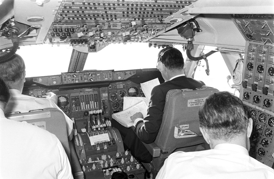 Vlucht met Boeing 747 naar Rome van Schiphol cockpit, Bestanddeelnr 924-3165