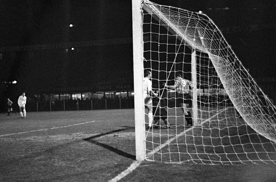 Voetbal Halve Finale Intertoto Feyenoord - Banik Ostrava (Tjechie) 1-0, Bestanddeelnr 913-6129