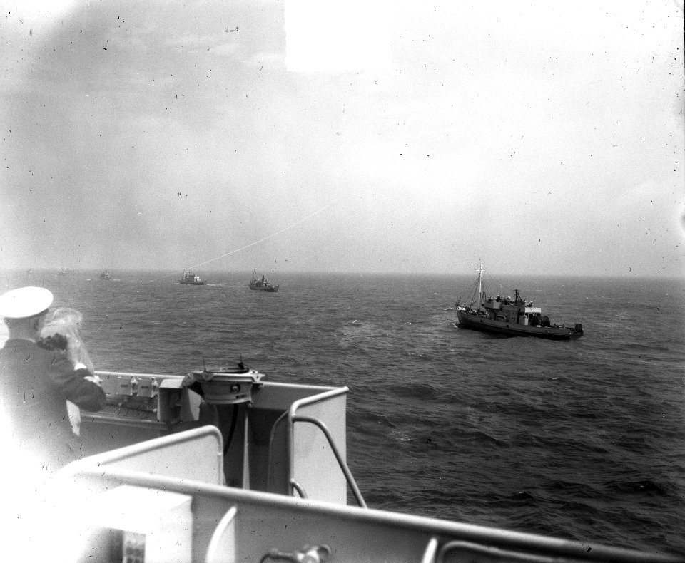 Vlootoefening Factotum. Vlootschouw mijnenvegers voor Scheveningen., Bestanddeelnr 904-6733