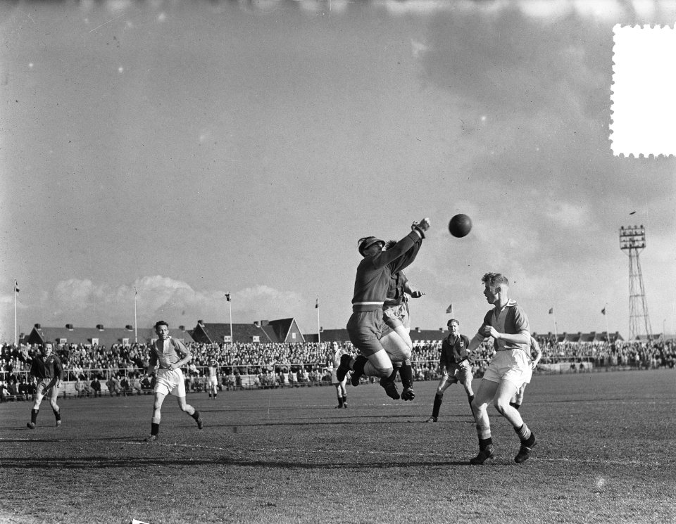 Voetbal Haarlem tegen Go Ahead, Bestanddeelnr 905-3915