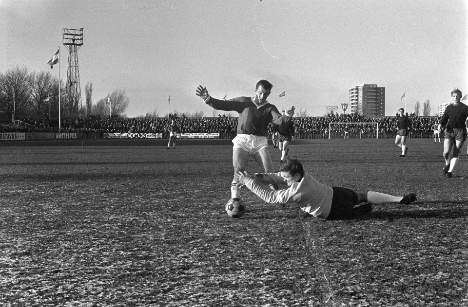 Voetbal Haarlem tegen ADO 2-1, vriendschappelijk, keeper Boomgaard (Haarlem) in , Bestanddeelnr 920-9175