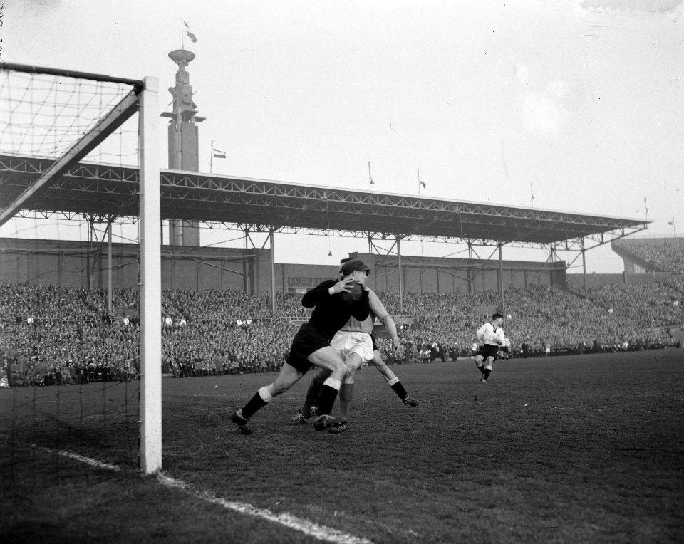 Voetbal Nederland tegen Duitsland in Olympisch Stadion Amsterdam Tilkowski, Bestanddeelnr 908-4689
