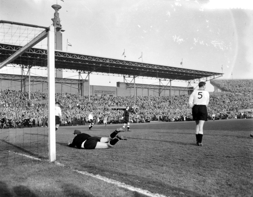 Voetbal Nederland tegen Duitsland in Olympisch Stadion Amsterdam Tilkowski, Bestanddeelnr 908-4688