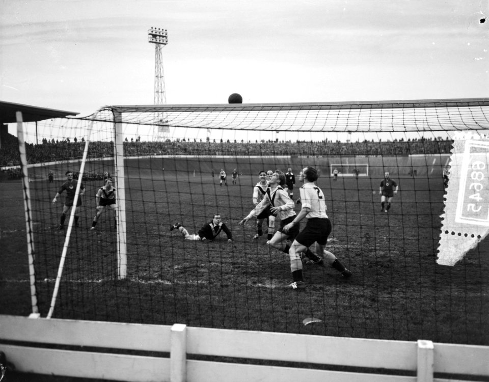 Voetbal DOS tegen Amsterdam 4-2, Bestanddeelnr 906-8645