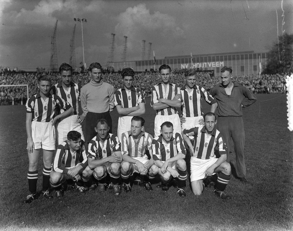 Voetbal DWS tegen Heerenveen 0-2. Elftal Heerenveen, Bestanddeelnr 905-3561