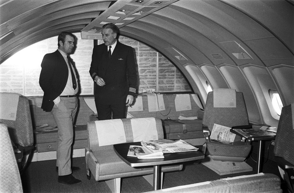 Vlucht met Boeing 747 naar Rome van Schiphol lounge eerste klas, Bestanddeelnr 924-3164