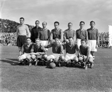 Voetbal Emma tegen Willem II . Elftal Emma, Bestanddeelnr 905-2978