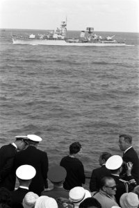 Vlootschouw bij de Scheveningse Pier. Koningin en prins op de Pier, Bestanddeelnr 912-7052