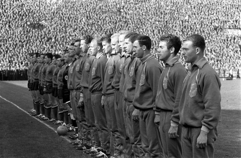 Voetbal Belgie tegen Nederland 1-4 te Antwerpen, De elftallen bij het spele van , Bestanddeelnr 911-6400