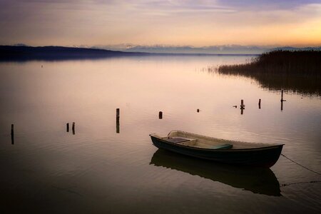Lake nature mirroring
