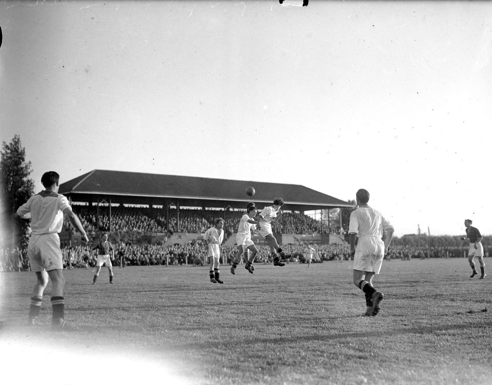 Voetbal Emma Zeeburgia Dordrecht, Bestanddeelnr 902-2644