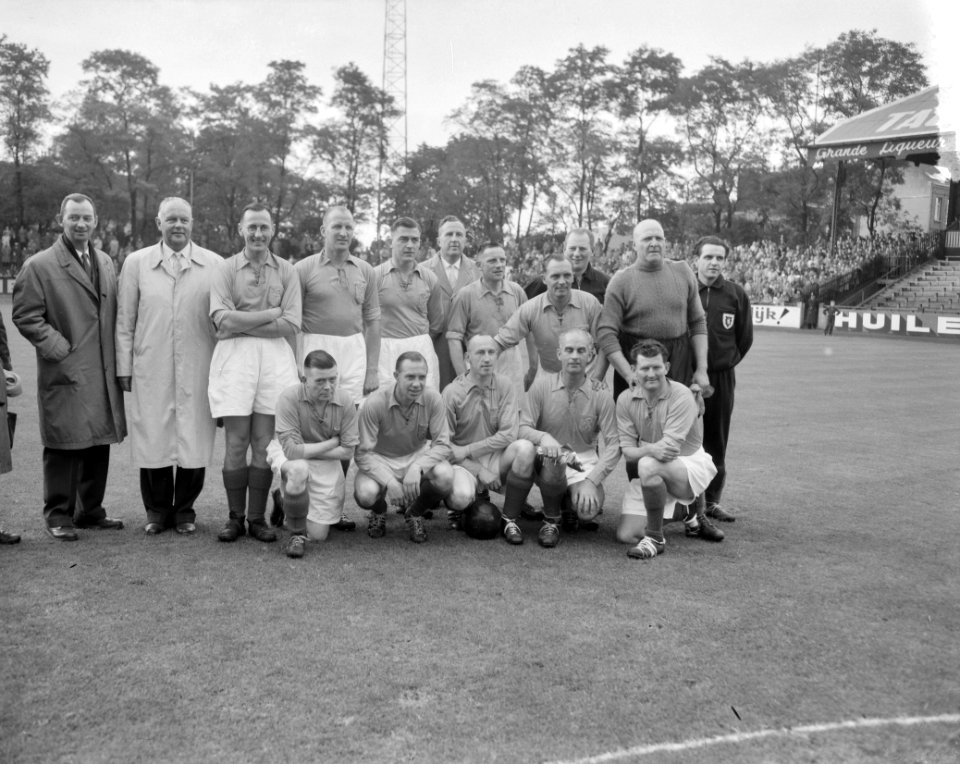 Voetbal Belgie tegen Nederland, oud-internationals te Antwerpen 7-4. Nederlands , Bestanddeelnr 908-0495