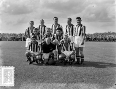 Voetbal Emma tegen Willem II . Elftal Willem II, Bestanddeelnr 905-2977