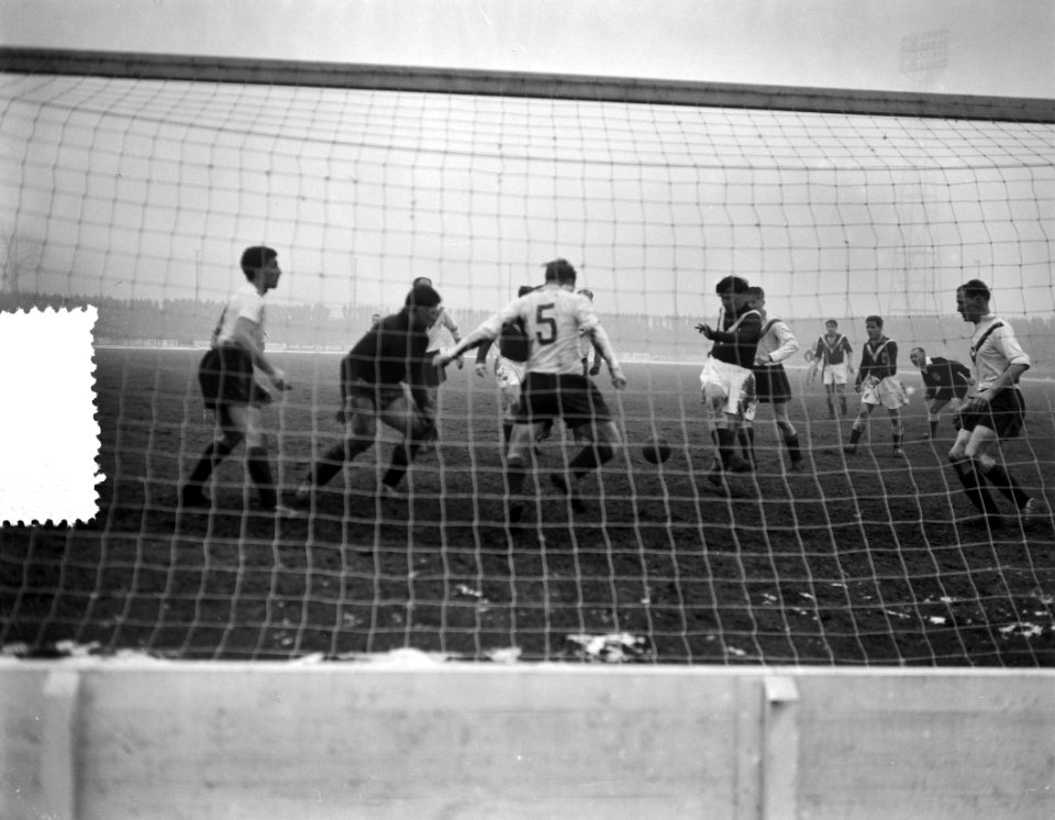 Voetbal Enschede tegen Amsterdam 1-2, Bestanddeelnr 908-3490