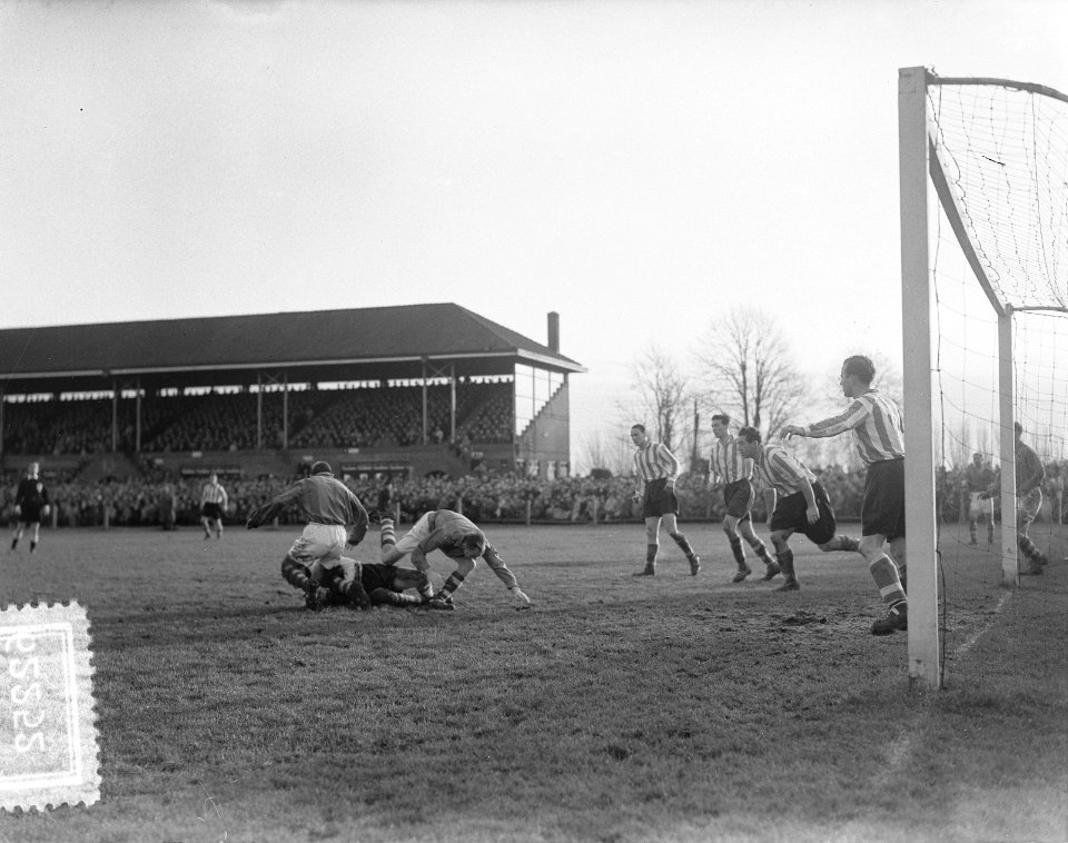 Voetbal Emma tegen Sparta 1-1, Bestanddeelnr 906-2252