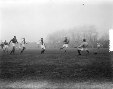 Voetbal DWS tegen Ajax, doelpunt, Bestanddeelnr 906-1593